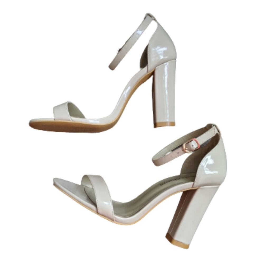 Heels Charm Nude Patent Leather Block Heel Sandals Size 7 1/2
